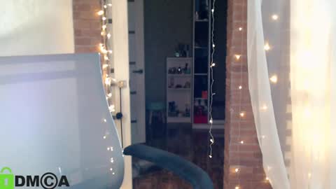  karolina online show from February 23, 2025, 4:57 pm