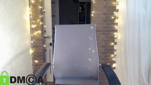  karolina online show from November 28, 2025, 4:53 pm