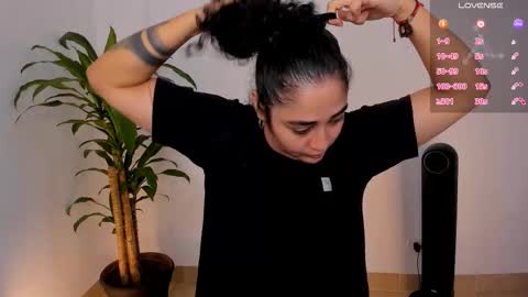     online show from November 30, 2025, 7:51 pm