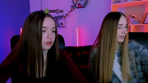 _kellykitten_ online show from April 17, 2026, 9:01 am