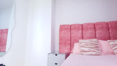 Kendall online show from November 29, 2025, 12:08 pm