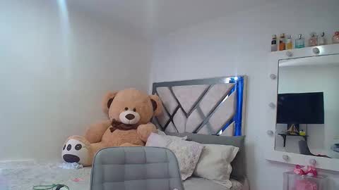  Dani  online show from November 25, 2025, 6:30 pm