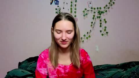 _kikiclark_ online show from December 18, 2025, 8:59 pm