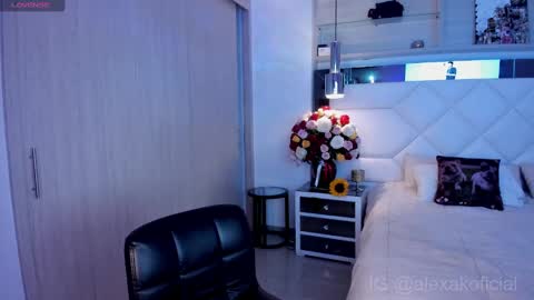 A L E X A online show from October 4, 2025, 10:52 pm