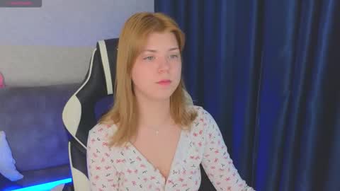 Molly   Emily online show from November 9, 2025, 6:23 am