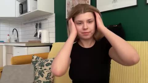 Molly   Emily online show from March 14, 2026, 12:43 pm