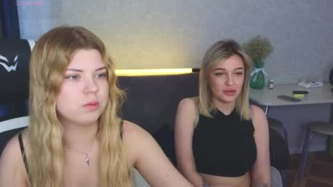 Snapshot of _kirieshka chatting on April 26, 2026, 3:10 pm Molly Emily online show from April 26, 2026, 3:10 pm