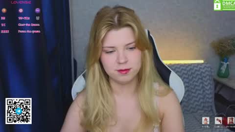 Snapshot of _kirieshka chatting on June 15, 2026, 4:53 pm Molly Emily online show from June 15, 2026, 4:53 pm