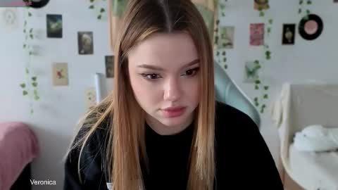 _kitekat_ online show from November 5, 2025, 8:03 am