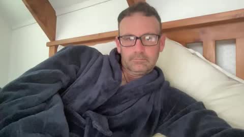 Kiwi online show from September 14, 2025, 11:04 pm