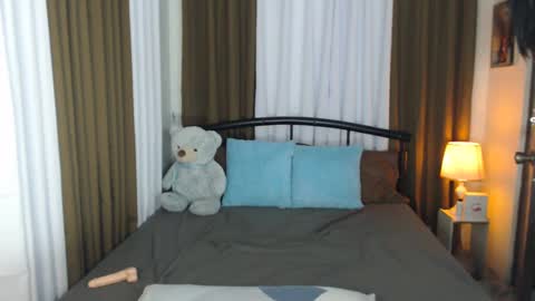 Snapshot of _kyliebrown_ chatting on February 25, 2025, 5:36 pm Kylie online show from February 25, 2025, 5:36 pm