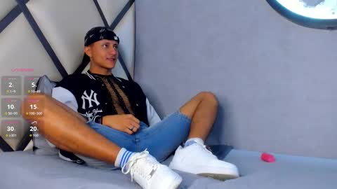 _leohot_ online show from September 14, 2025, 3:27 am