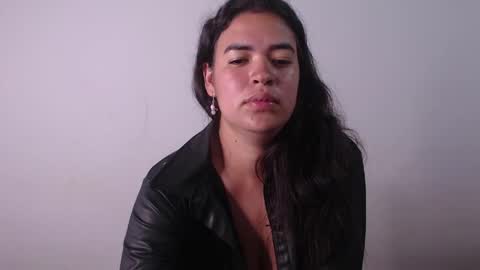 Leslie online show from May 3, 2026, 1:44 am