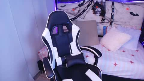 Snapshot of _lilly_miller chatting on October 31, 2025, 1:23 pm Liily online show from October 31, 2025, 1:23 pm