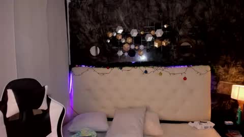 Snapshot of _lilly_miller chatting on January 8, 2026, 4:37 am Liily online show from January 8, 2026, 4:37 am