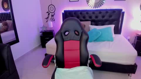 Snapshot of _lilly_miller chatting on February 15, 2026, 7:51 am Liily online show from February 15, 2026, 7:51 am