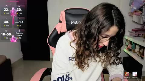 Lindasy online show from April 22, 2026, 3:31 am