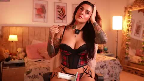 Lissana online show from February 9, 2026, 11:42 pm