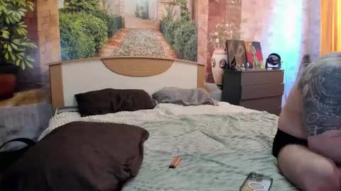 _litteangie_ online show from February 14, 2026, 2:41 am