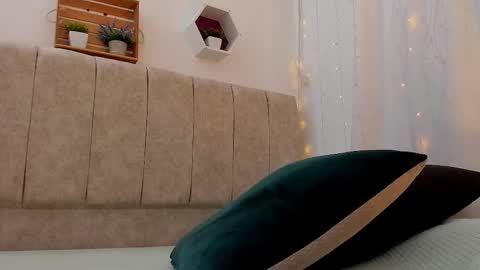 Ivy 3 online show from February 22, 2025, 2:41 pm