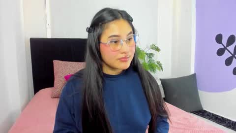 Ivy 3 online show from November 28, 2025, 1:14 pm