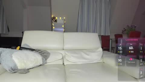 Julia online show from February 17, 2025, 10:58 pm