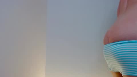 Mila  online show from November 30, 2025, 7:23 am