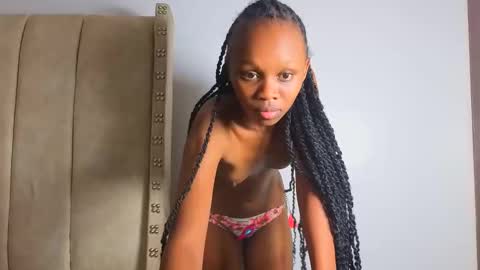 Snapshot of _littlevenus chatting on October 20, 2025, 1:44 pm Littlevenus online show from October 20, 2025, 1:44 pm