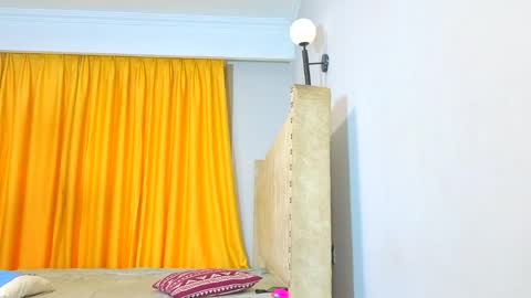 Littlevenus online show from April 17, 2026, 2:20 pm