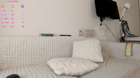 Snapshot of _lizistrata_ chatting on February 1, 2025, 7:13 pm inst alena novikova1 online show from February 1, 2025, 7:13 pm