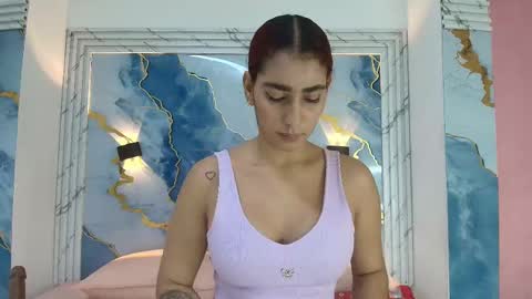 Lorrayne online show from September 18, 2025, 12:07 pm