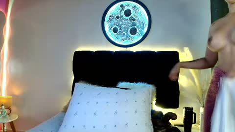 Lorrayne online show from April 18, 2026, 12:09 pm