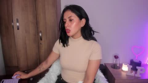   online show from October 8, 2025, 12:14 pm