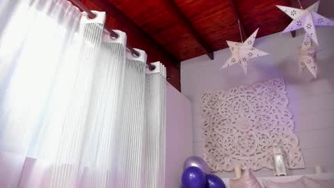 Snapshot of _luna_dupont_ chatting on February 7, 2025, 12:28 pm  Luna  online show from February 7, 2025, 12:28 pm