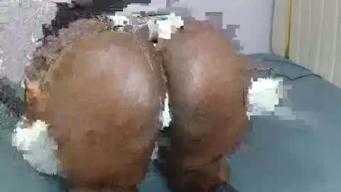 luscious online show from May 5, 2026, 2:30 am