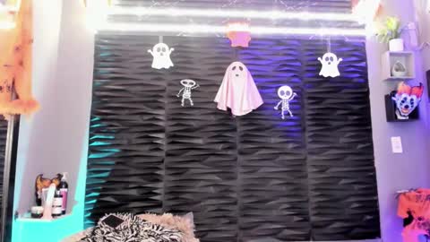 Snapshot of _lustyles_ chatting on October 28, 2025, 11:47 am _lustyles_ online show from October 28, 2025, 11:47 am