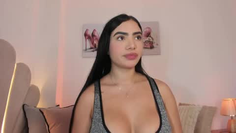 _luuciana_ online show from May 13, 2026, 3:59 am