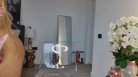 Snapshot of _luxie_ chatting on September 11, 2025, 6:35 am Luxie online show from September 11, 2025, 6:35 am