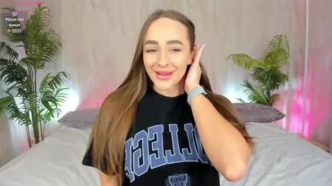 _m1ssbarbie online show from February 21, 2025, 2:39 am