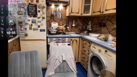 Snapshot of _magic_kis chatting on September 18, 2025, 7:54 am _magic_kis online show from September 18, 2025, 7:54 am