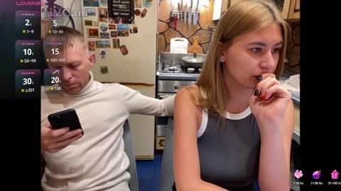 Snapshot of _magic_kis chatting on November 19, 2025, 6:24 am _magic_kis online show from November 19, 2025, 6:24 am