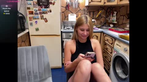 Snapshot of _magic_kis chatting on November 26, 2025, 6:58 am _magic_kis online show from November 26, 2025, 6:58 am