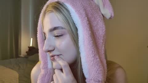 Snapshot of _magic_smile chatting on April 10, 2026, 1:38 pm Anna online show from April 10, 2026, 1:38 pm