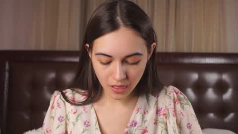  Gwen  online show from December 27, 2024, 11:53 pm