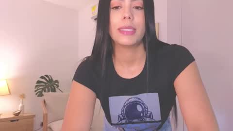 Snapshot of _megaan__ chatting on December 3, 2024, 7:33 pm Megan online show from December 3, 2024, 7:33 pm
