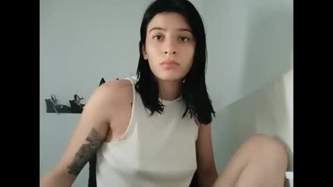 Mia-foster online show from February 9, 2025, 3:32 am