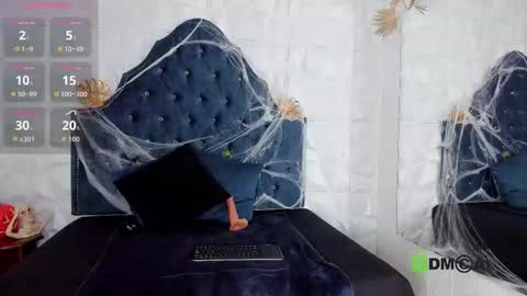 Snapshot of _mia_milf_ chatting on October 10, 2025, 4:44 am _mia_milf_ online show from October 10, 2025, 4:44 am