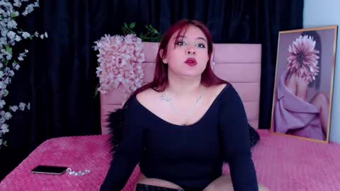 Snapshot of _mia_valencia_ chatting on June 3, 2026, 11:24 am _mia_valencia_ online show from June 3, 2026, 11:24 am