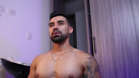 Snapshot of _mikestone chatting on December 14, 2025, 1:44 am soy mike online show from December 14, 2025, 1:44 am