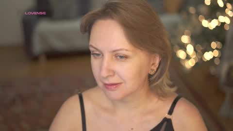 _million_dollarsmile online show from January 8, 2025, 9:53 am